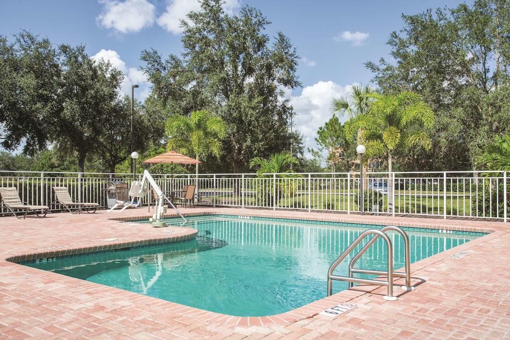 Comfort & Sarasota I75 Hotel