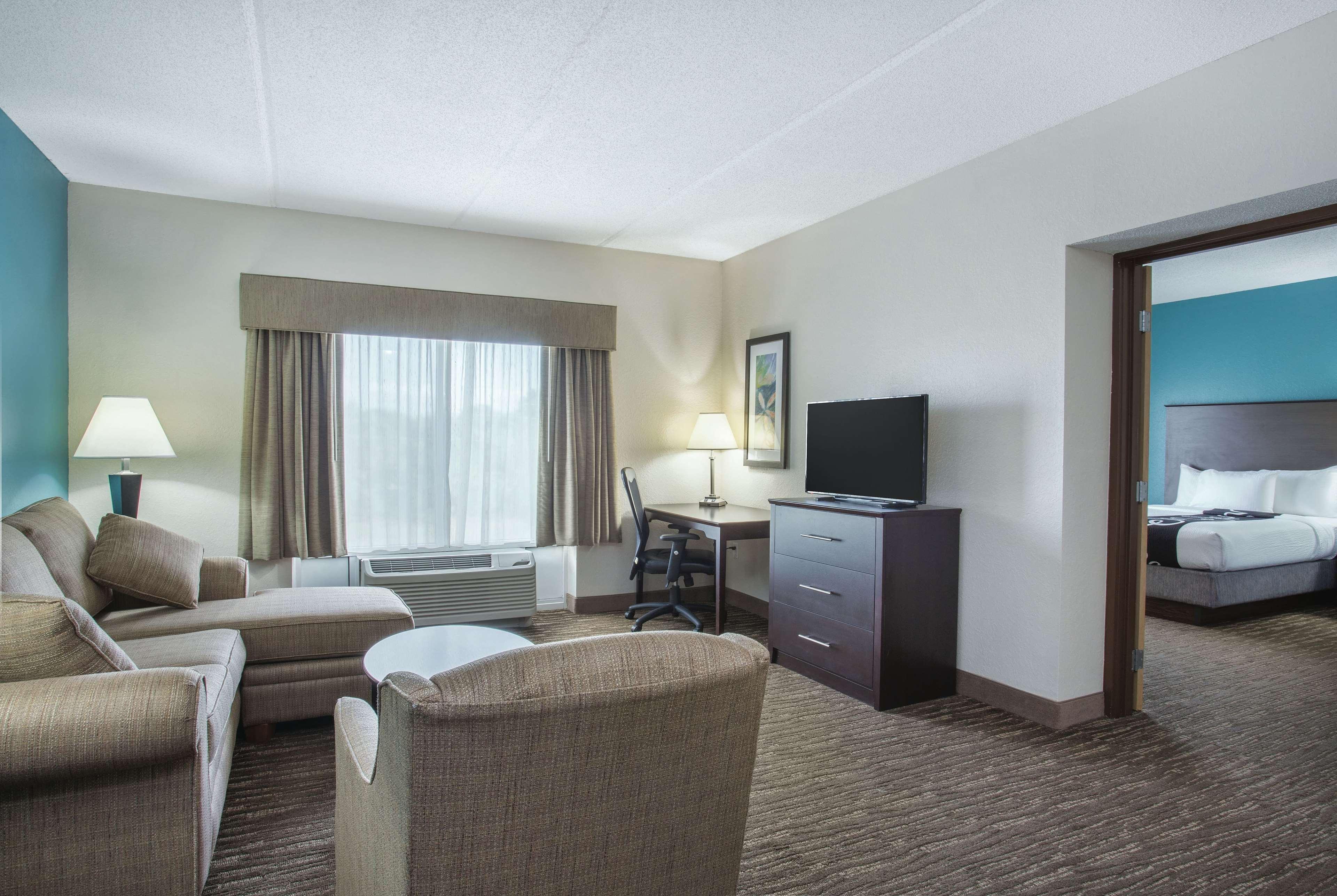 Hotel Comfort & I75 The Meadows